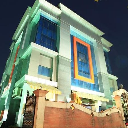 Hotel Madhurima Lucknow Exterior photo